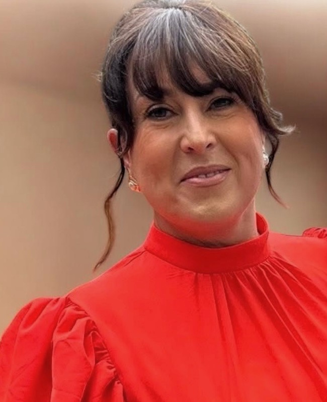 Siân — founder of Refine Aesthetics Studio